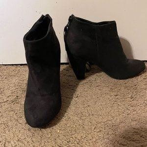Black heeled bootie, size 9